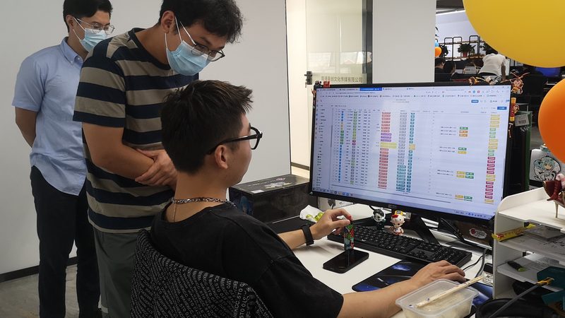 以下是一个短视频代运营团队的人员配置案例：